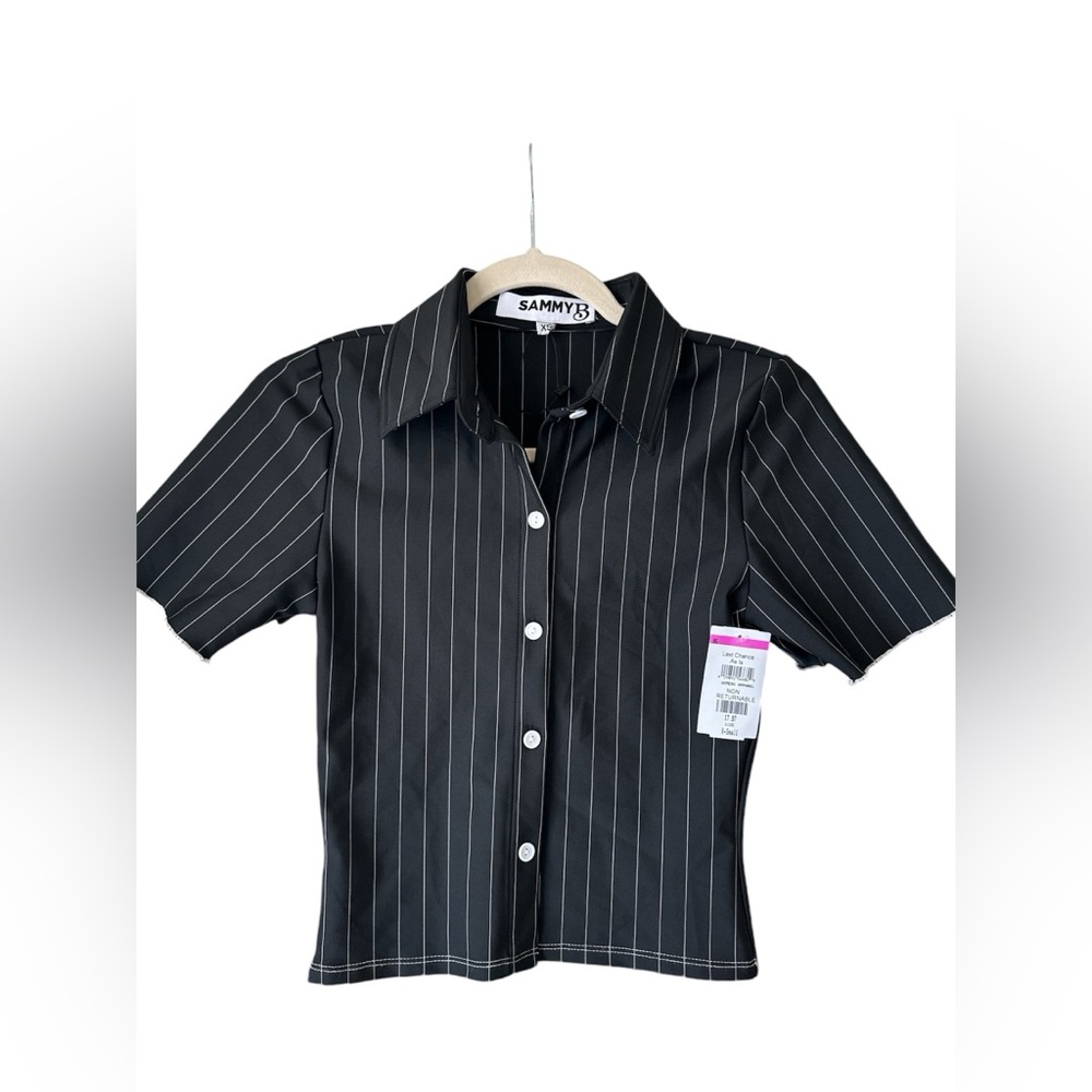 Sammy B button up top